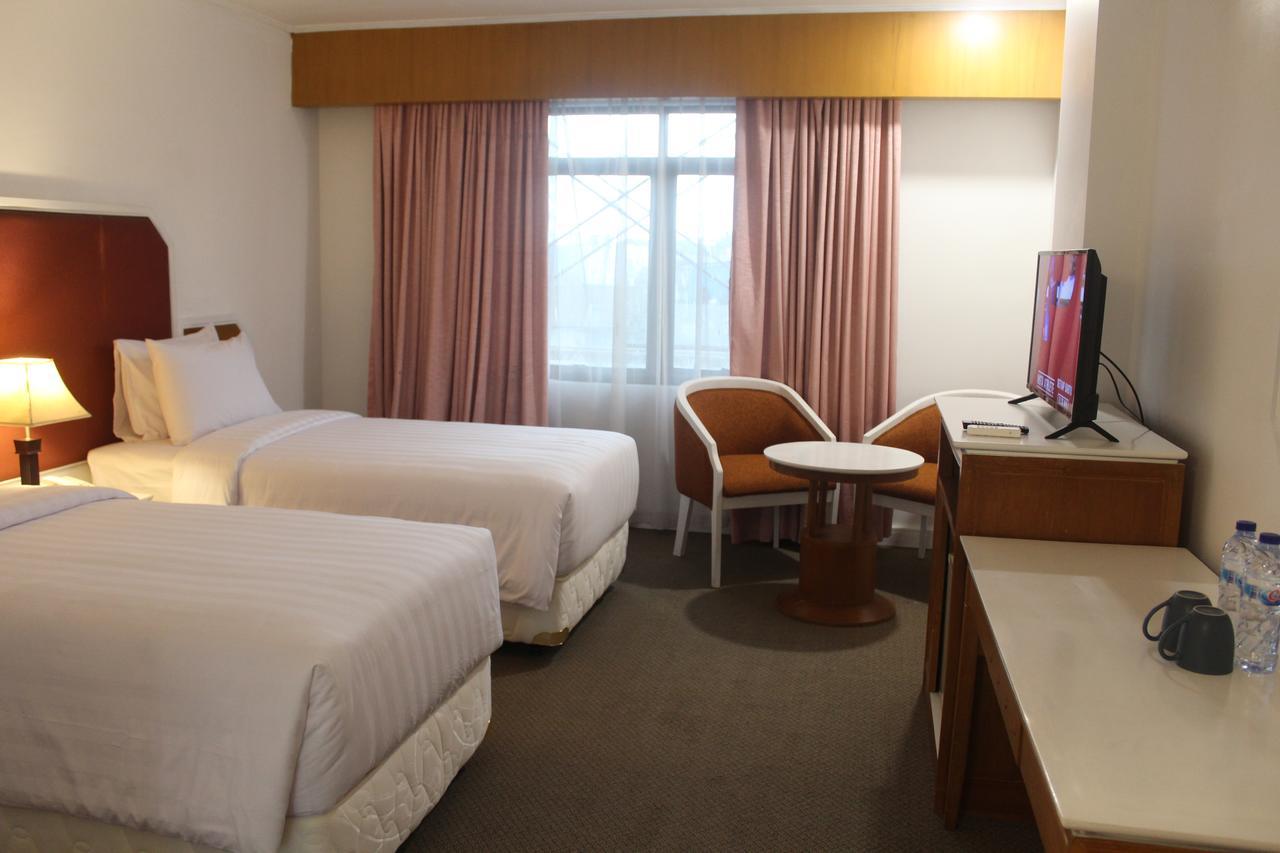 Arnava Hotel Senen Jakarta Exterior foto